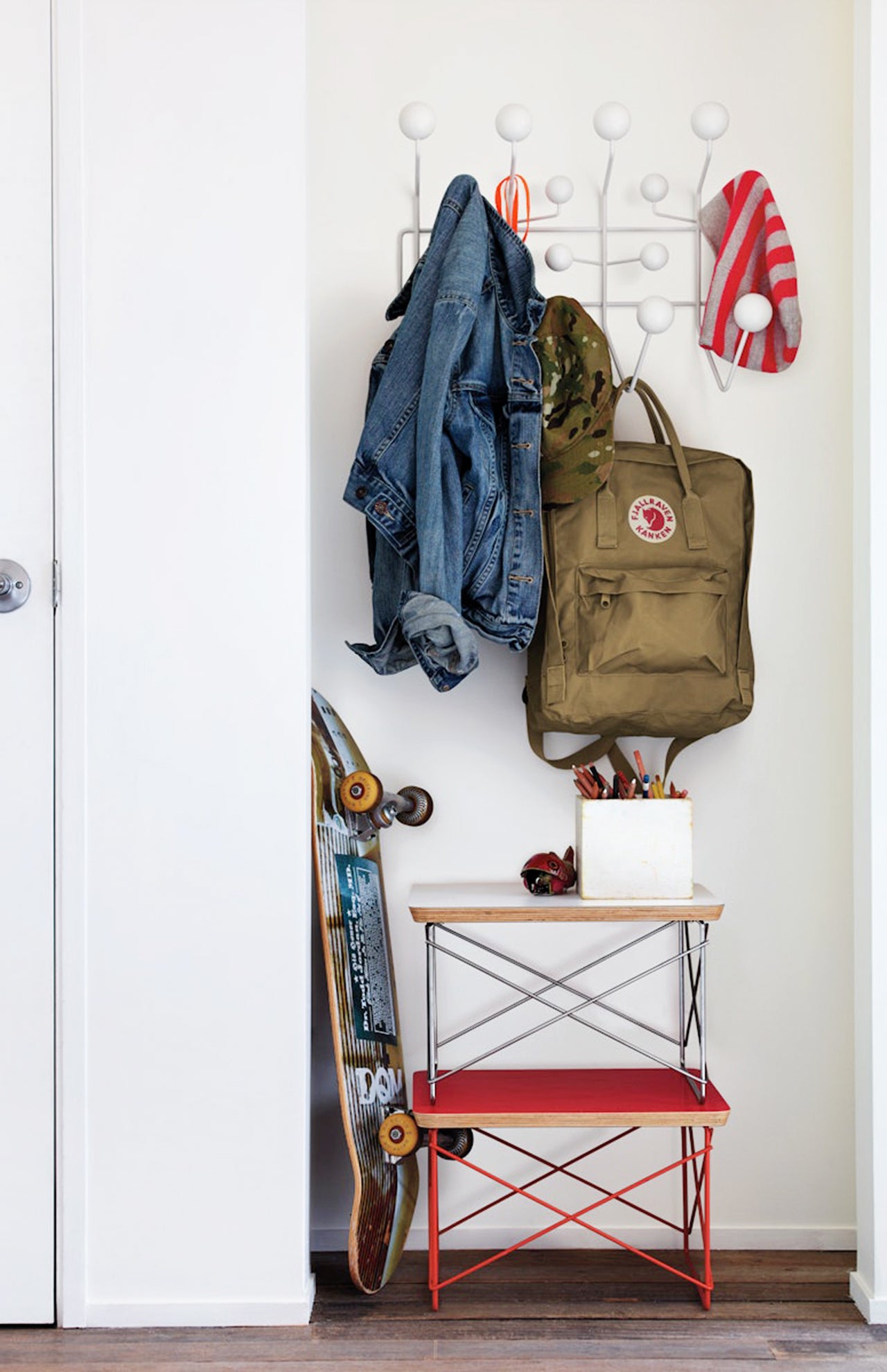 Eames Hang-It-All (4627250151539)