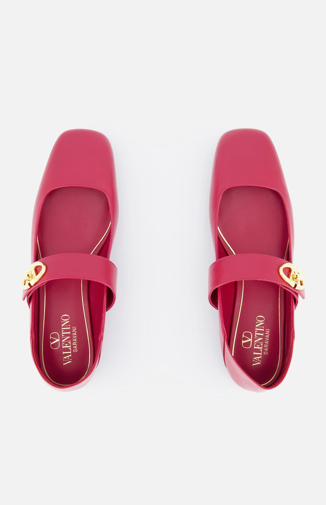 V Logo Locker Ballerina (7416270880883)