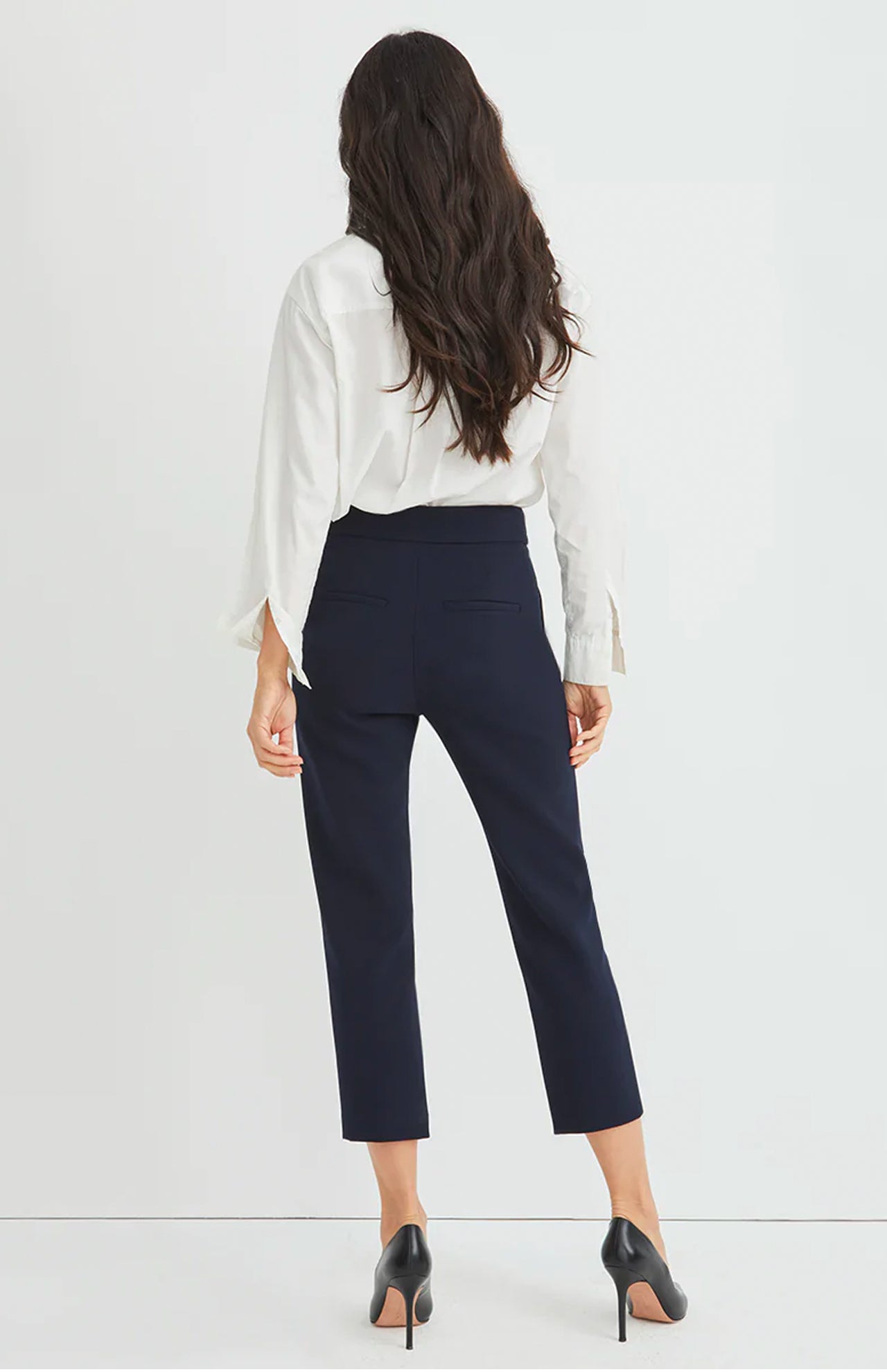 Veronica Beard Renzo Pant Navy Silver Back Model Image (7007039225971)