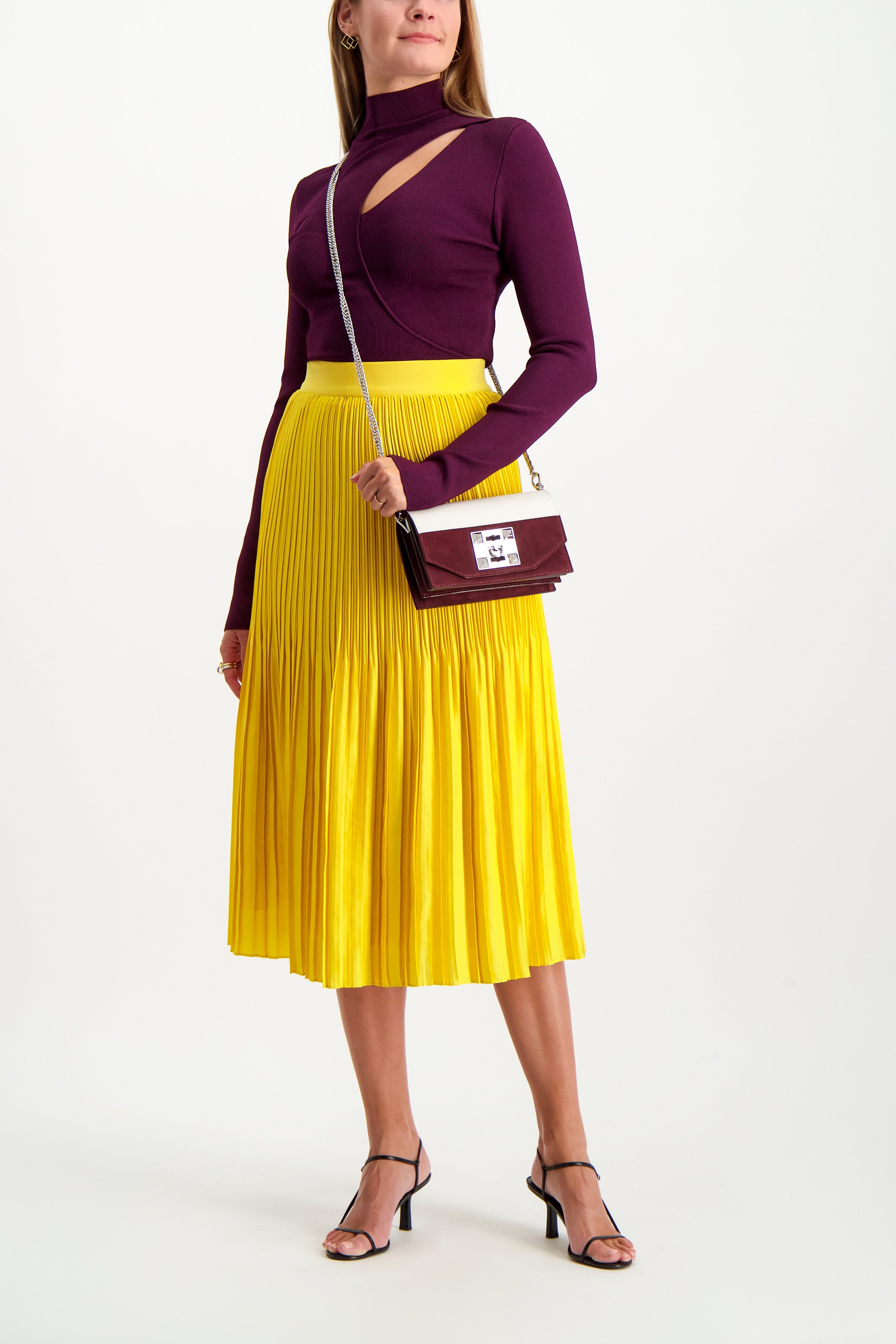 Full Body Image Of Model Wearing Alice & Olivia Ken Pleated Midi Skirt (3925354774643)