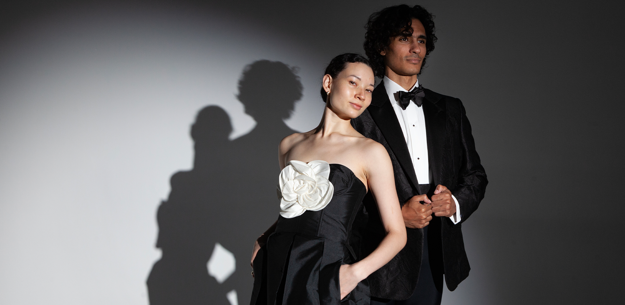 Black & White
Gala Shop