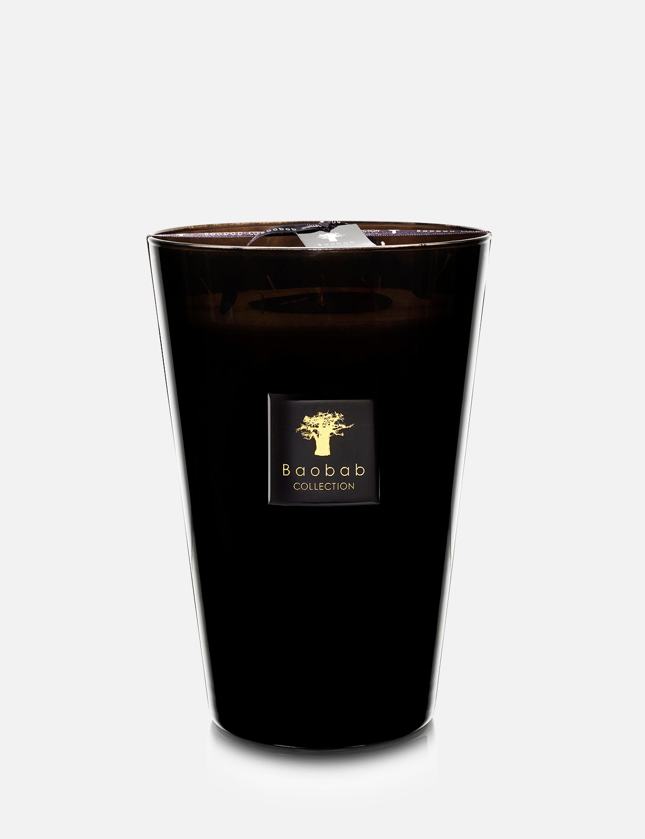The BAOBAB COLLECTION Les Prestigieuses Encre De Chine Max 35 Candle features a glossy black jar with a gold logo and tree emblem, hand-poured for a long burn time—shown against a plain white background.