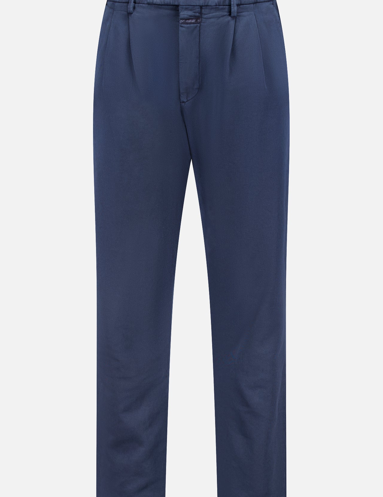 The CLOSED Bergen Tapered Pleated Pant features a button and zipper closure, front pleats, belt loops, and a modern tapered fit in navy, shown against a white background.