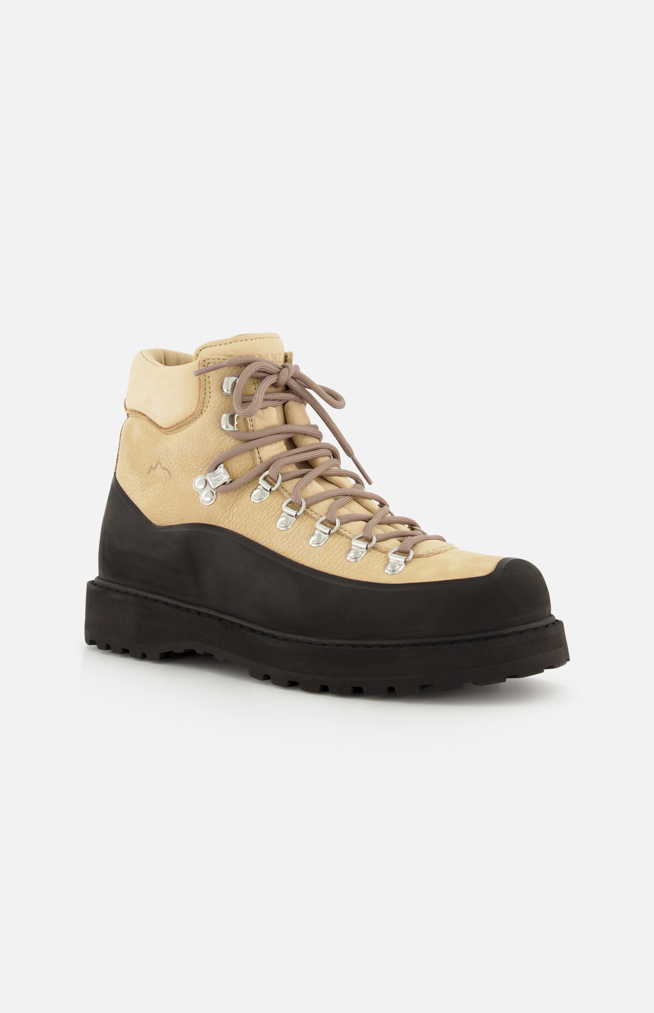 Diemme Roccia Vet Gomma boot in rugged tan leather with a dark rubber mudguard, metal D-ring eyelets, and taupe laces.