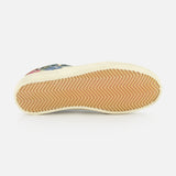 The image displays the sole of the Soul-Star Canvas Sneaker by GOLDEN GOOSE, featuring a beige canvas upper, tan rubber bottom with a herringbone tread, shown sole-up against a plain white background.