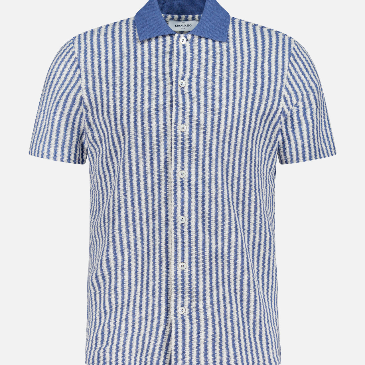 The GRAN SASSO Stripes Short Sleeve Button Up Shirt features a blue collar and vertical blue and white wavy stripes on the body and sleeves.