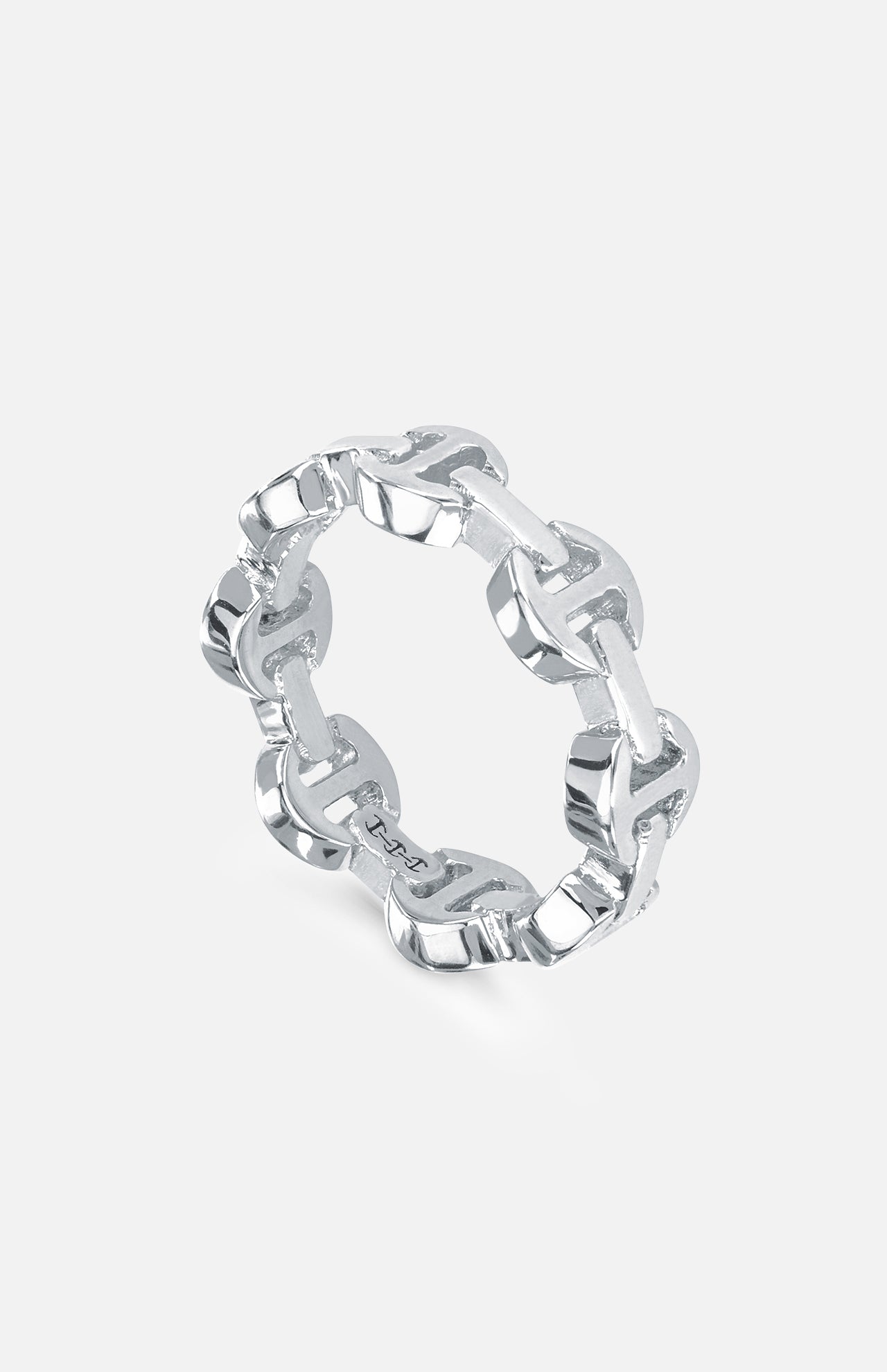 The HOORSENBUHS Dame Tri-Link Ring features a white gold band with interconnected chain links, shown on a plain white background.