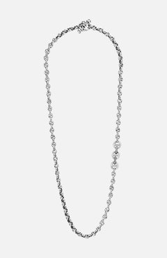 Introducing the HOORSENBUHS 5MM Open Link W/ Diamond Pendant Necklace: an elegant sterling silver piece featuring a mix of small and medium open links. Showcasing a signature tri-link motif and accented with a circular diamond pendant on one side, this necklace is displayed in an oval arrangement against a white background.