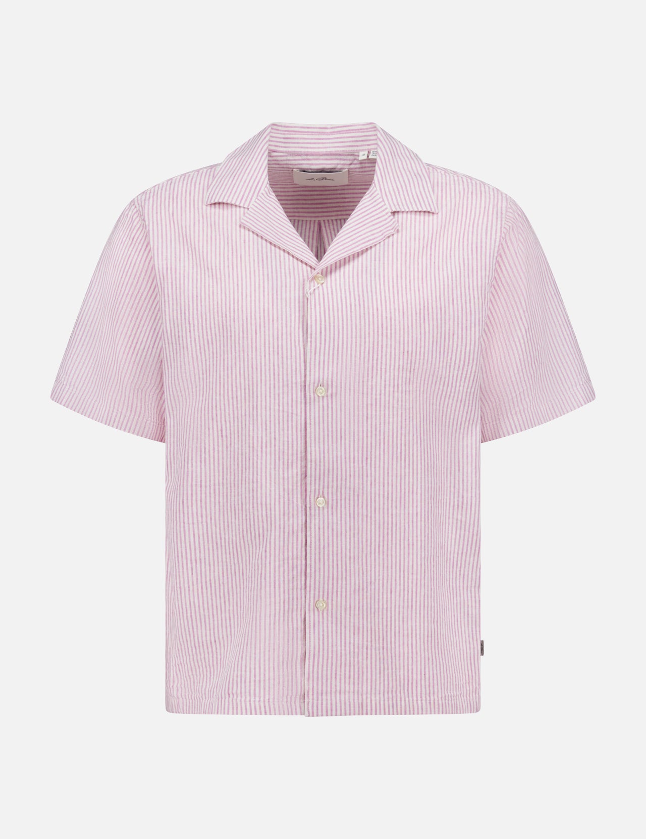 The LES DEUX Lukas Stripe Cotton Linen Short Sleeve Shirt features a notched camp collar and thin vertical pink and white stripes on lightweight cotton linen, shown against a plain white background.