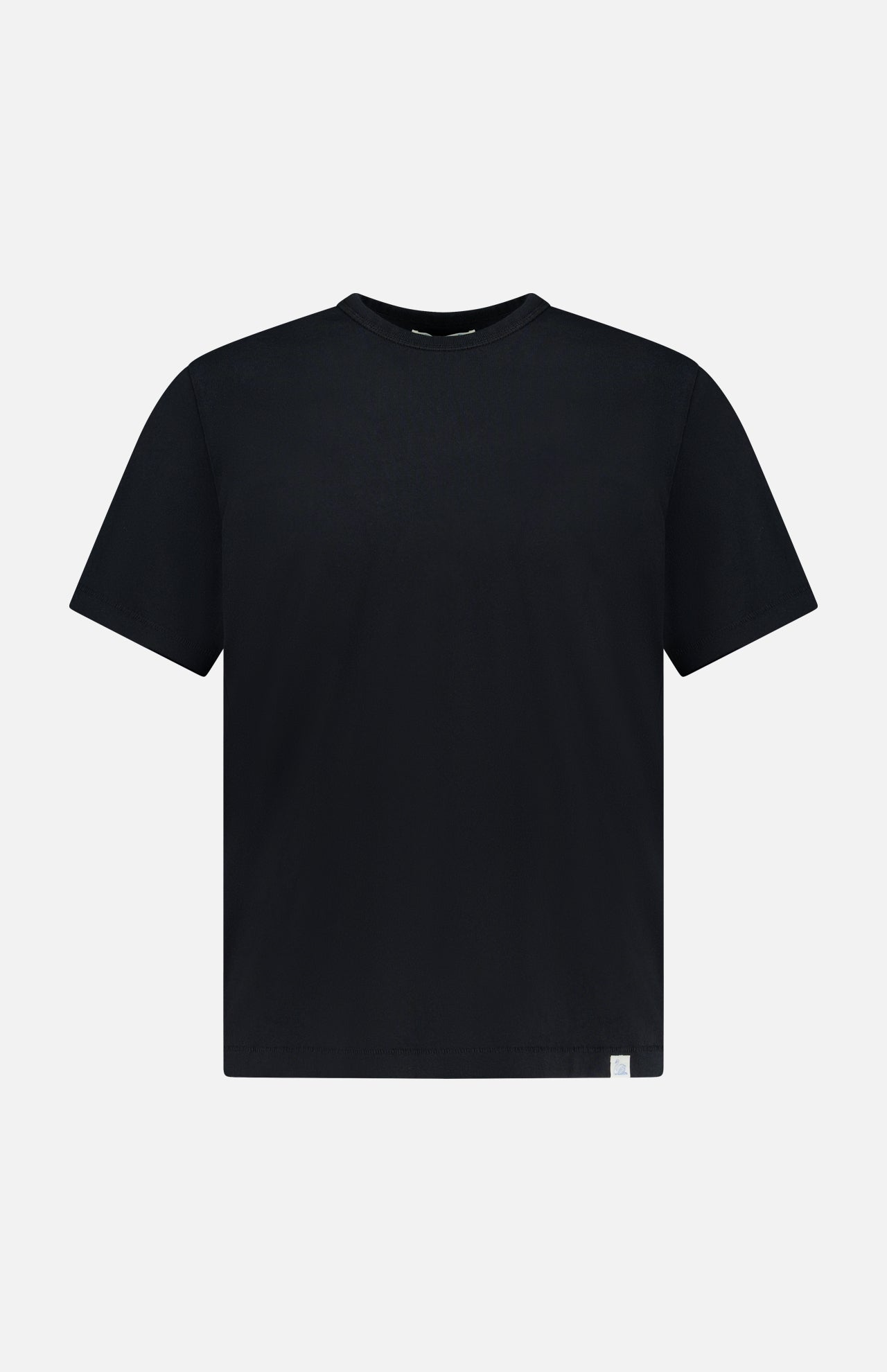 The Merz B. Schwanen Classic Jersey T-shirt, shown on a white background, is crafted from mid-weight jersey and features short sleeves—exemplifying heritage craftsmanship in every detail.