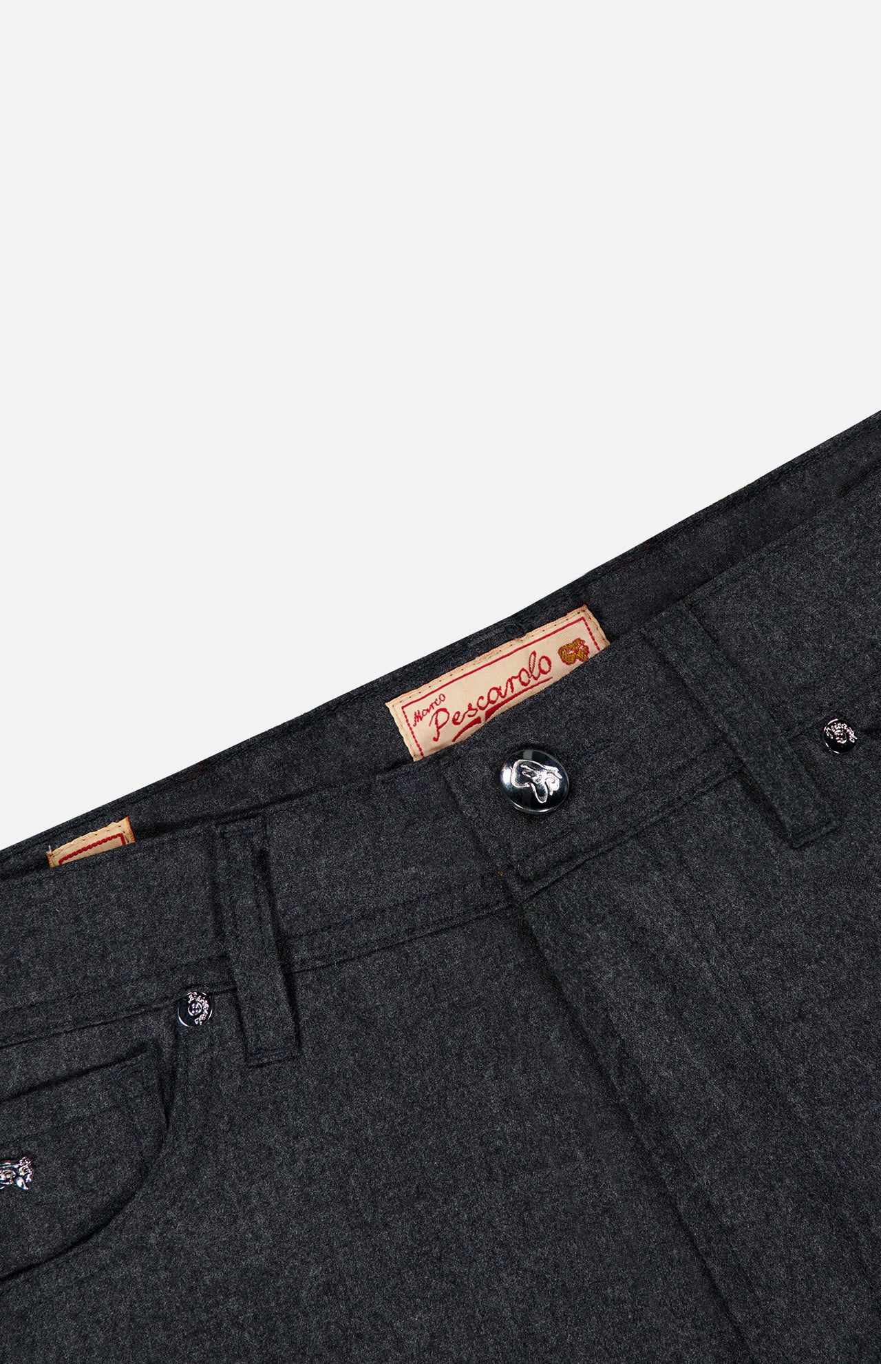Close-up of the waist area of PESCAROLO Nerano M Cashmere Pants in dark gray, featuring a metallic button, belt loops, and a Supercord label. The soft, wool-like cashmere fabric is complemented by a classic 5-pocket design.