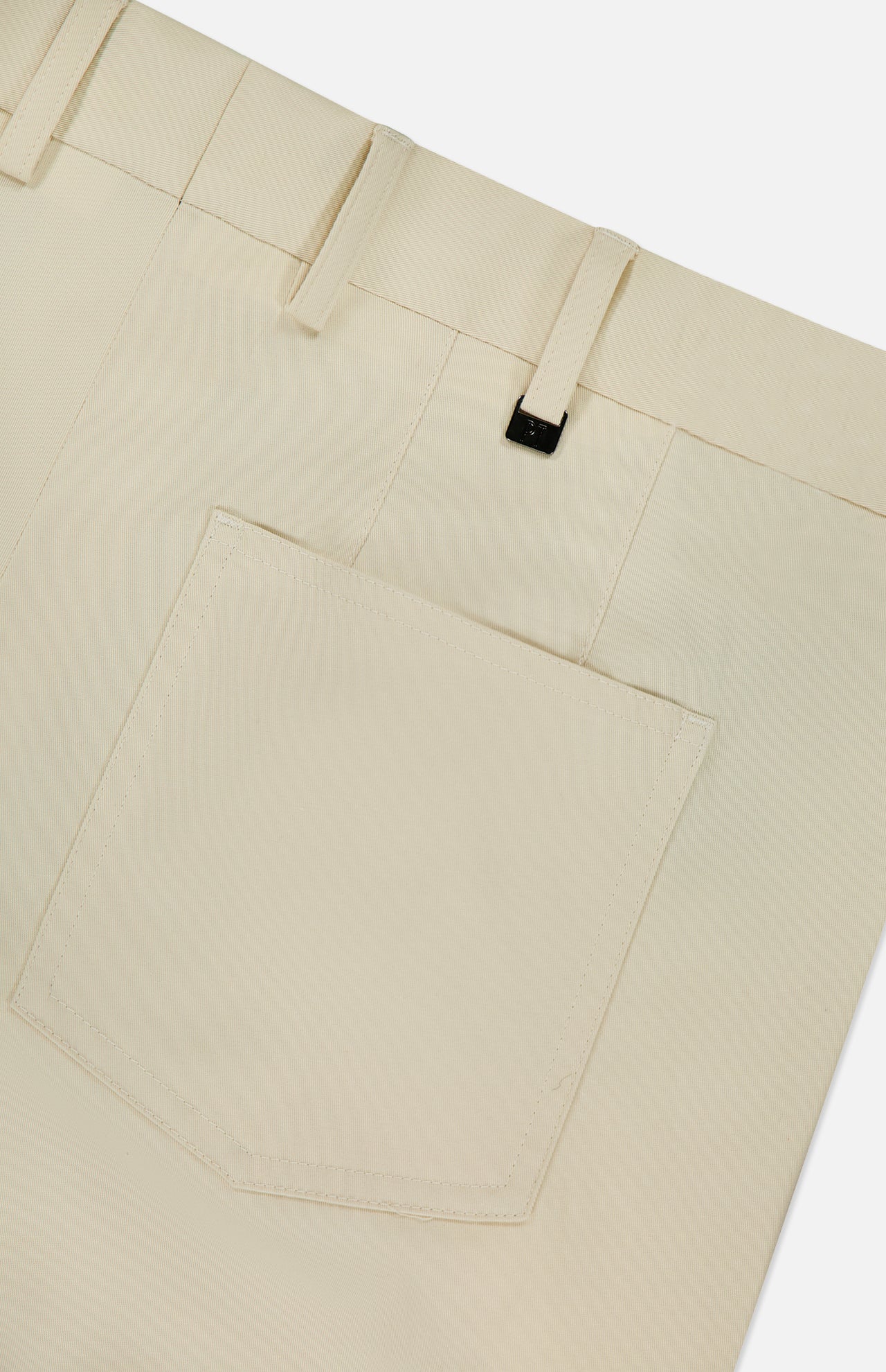 Close-up of PT TORINO Stretch Clean Silkochino Pants in off-white, featuring a large square back pocket, belt loops, visible stitching on smooth fabric, and a classic 5-pocket design.