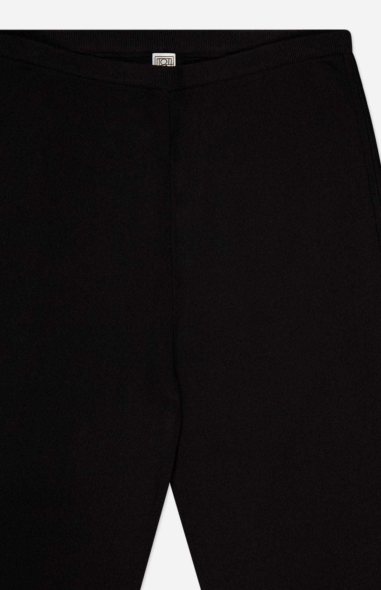 パンツ toteme COMPACT KNIT CAPRI TROUSERS (252 WRB0276 YA0187 001) Toteme Compact Knit Capri Trouser in Black | FWRD