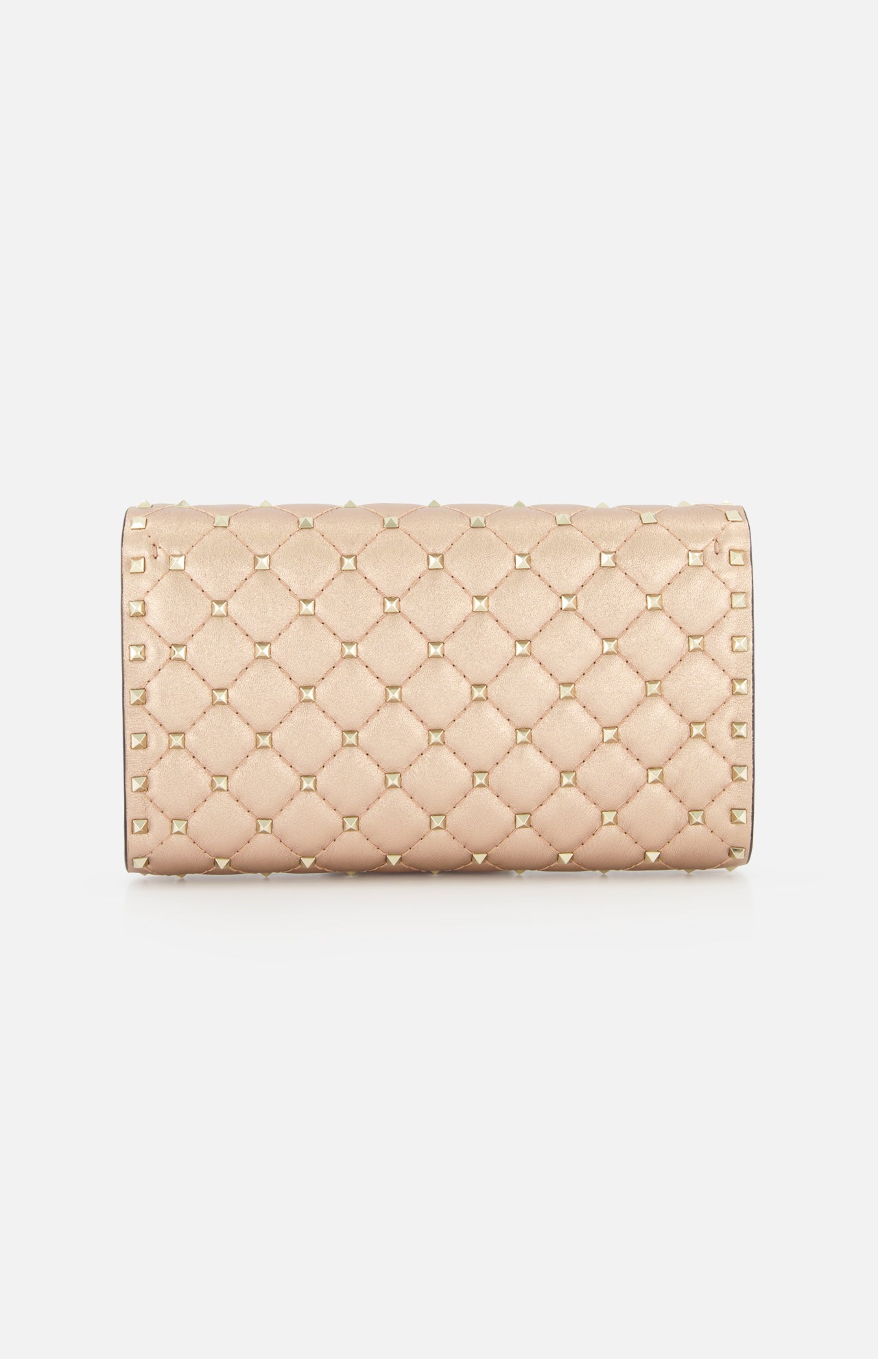 The VALENTINO GARAVANI Rockstud Spike Shoulder Bag in beige quilted leather features gold-tone studs in a diamond pattern and a removable chain strap, displayed against a plain white background.
