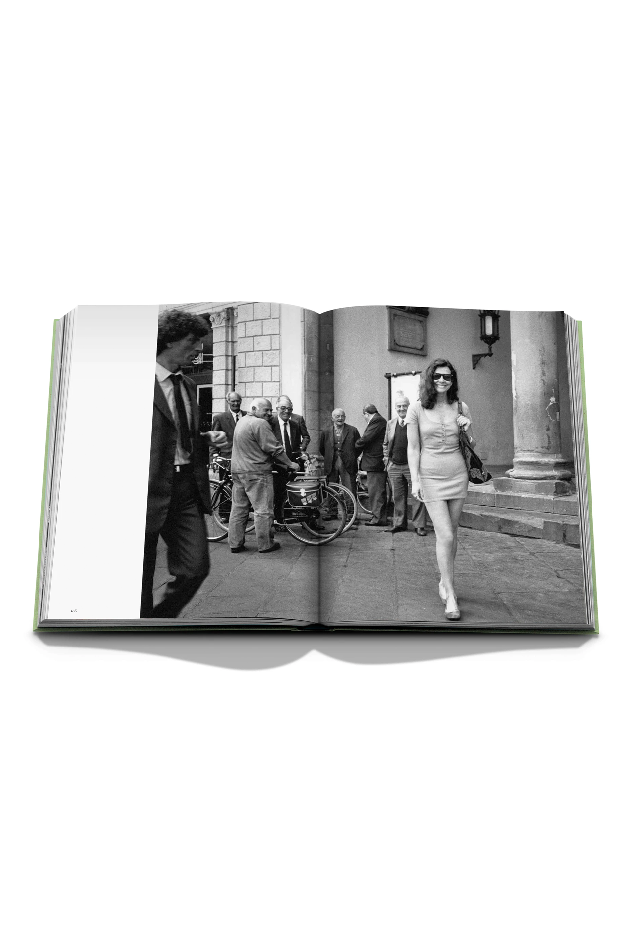 Assouline Tuscany Marvel Book Inside Detail Image 5 (6637672300659)