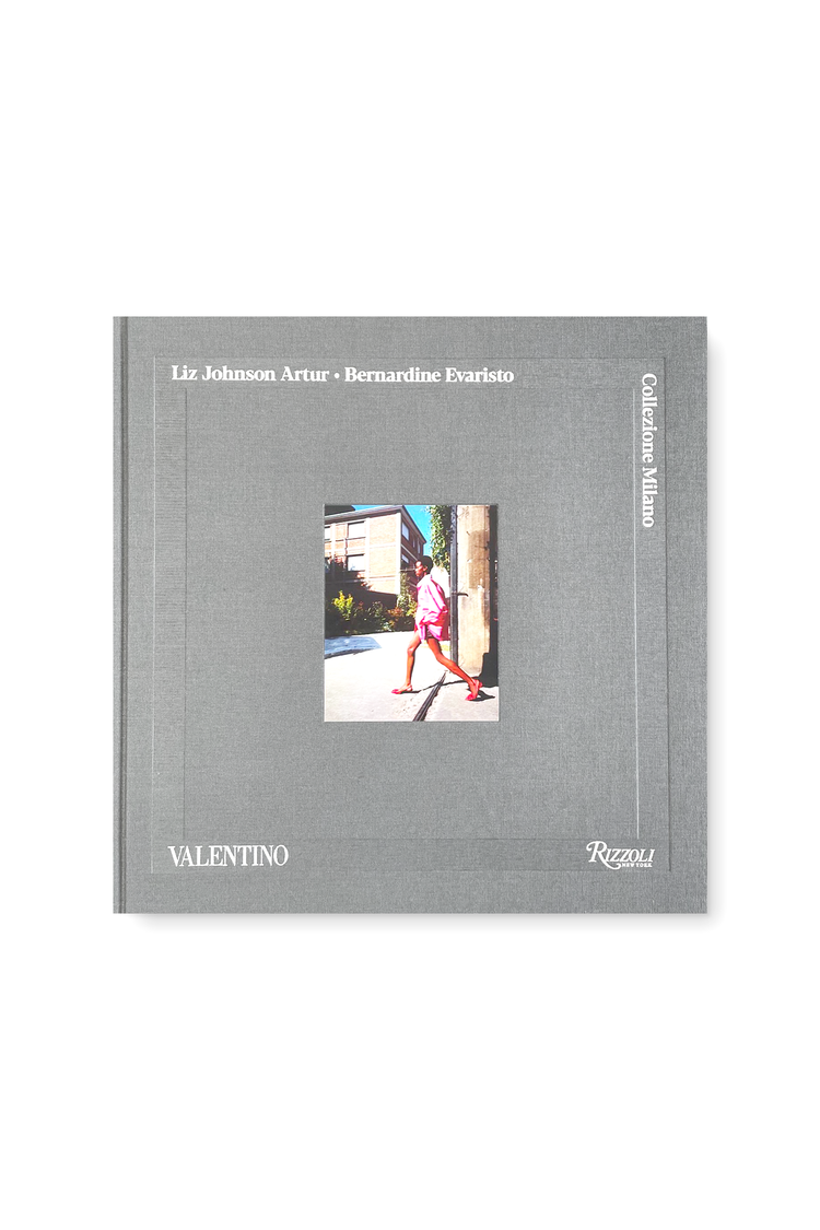 Valentino: Collezione Milano Book Front Cover Image (6642900762739)