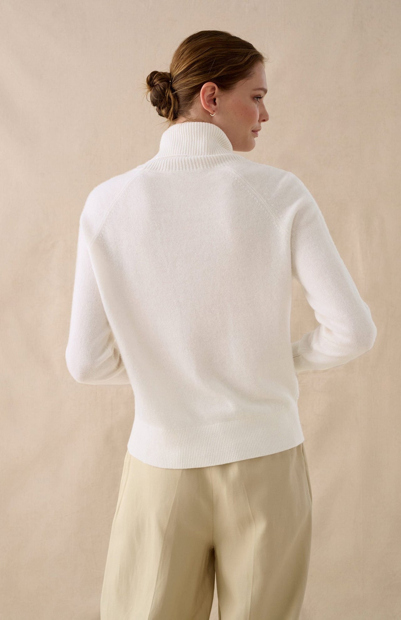 White And Warren Cashmere Essential Turtleneck Sweater Soft White Back Model Image (6977567096947)