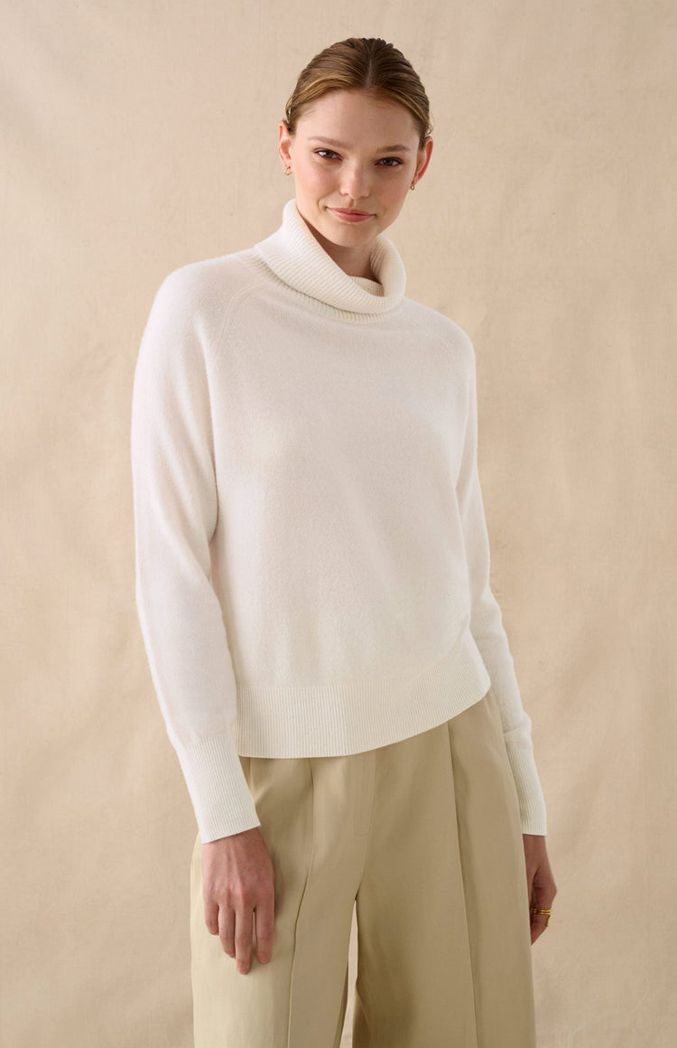 Cream best sale cashmere turtleneck