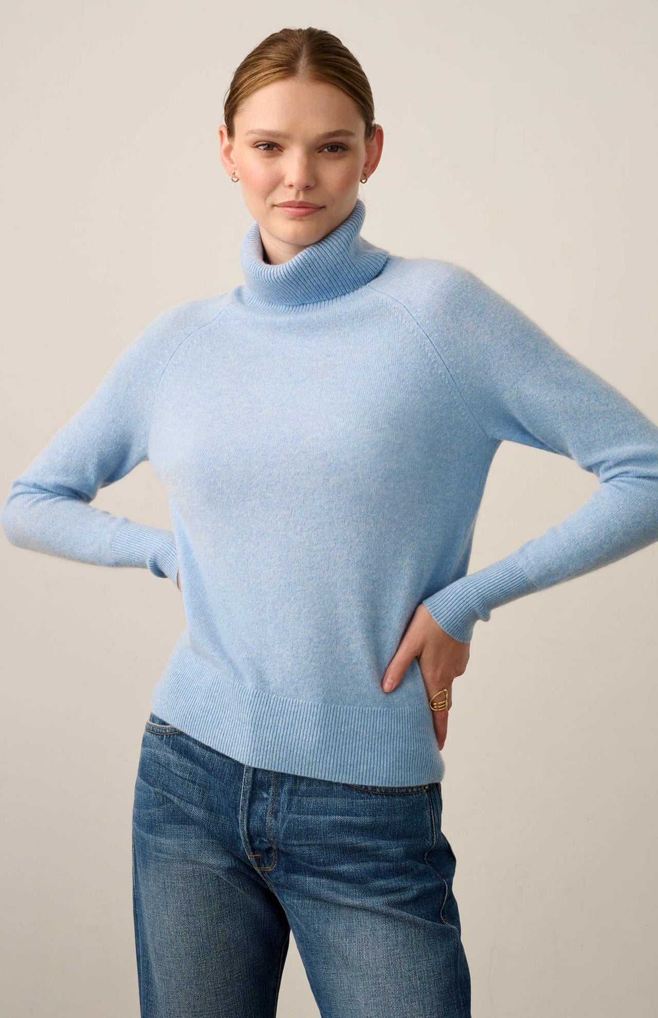 White And Warren Cashmere Essential Turtleneck Sweater Light Chambray Heather Front Model Image (6977567096947)